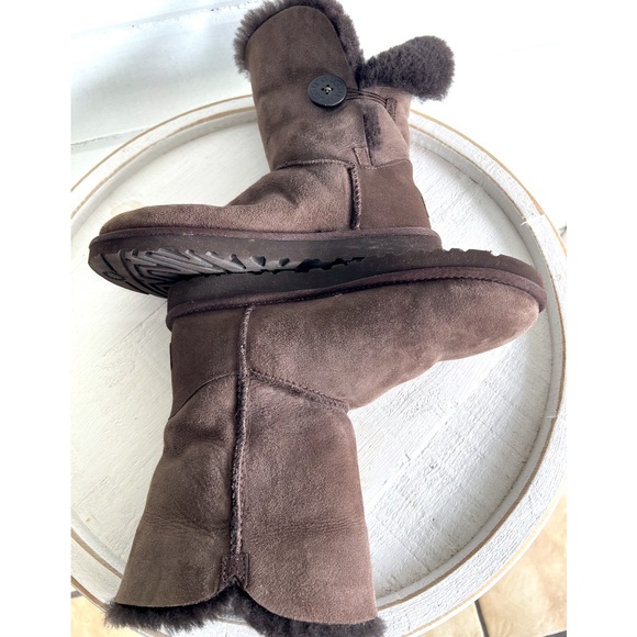 UGG Bailey Button Boots in Chocolate Suede - US 8 - Picture 5 of 11